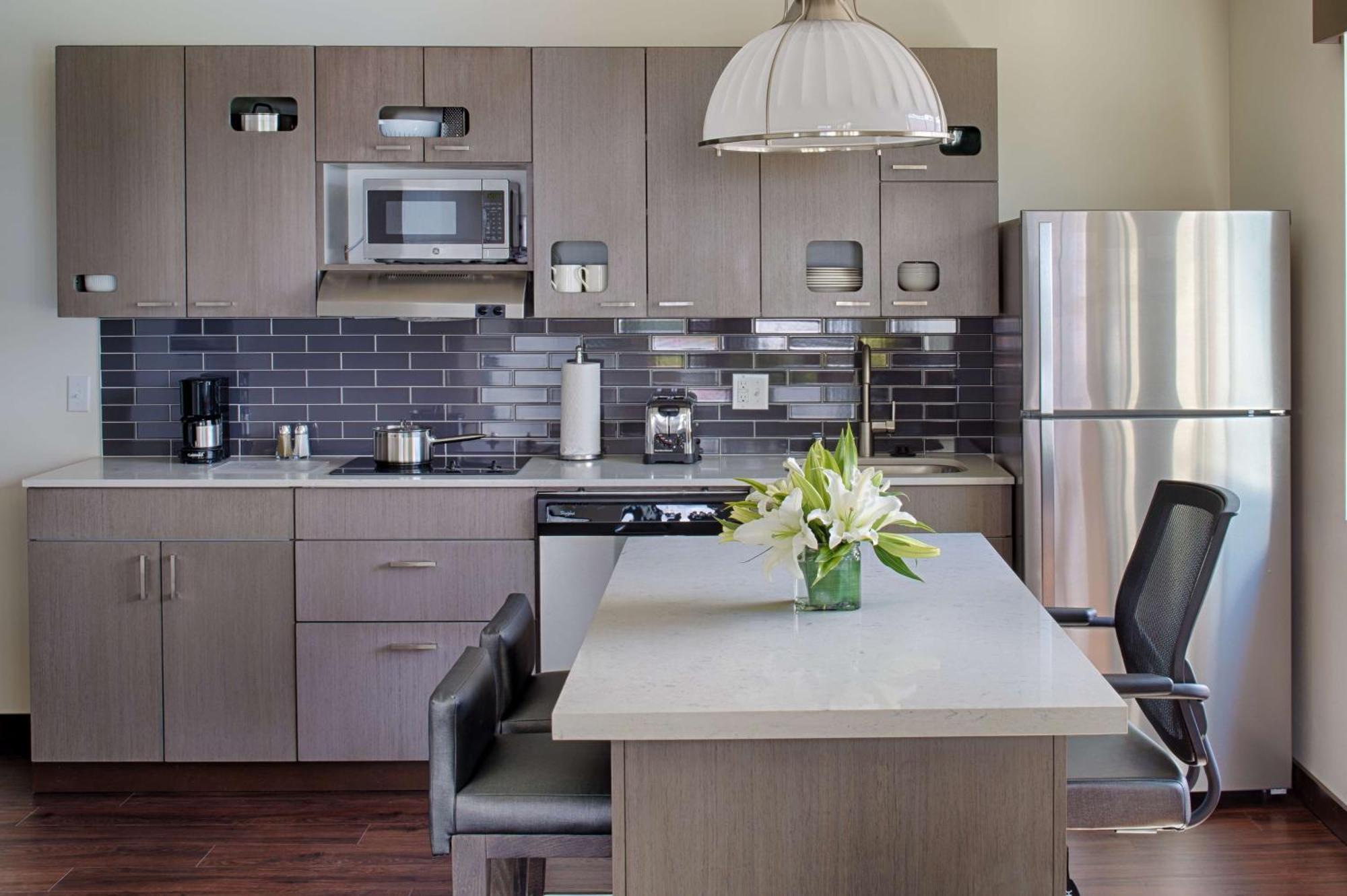 One-Bedroom King Suite Kitchen