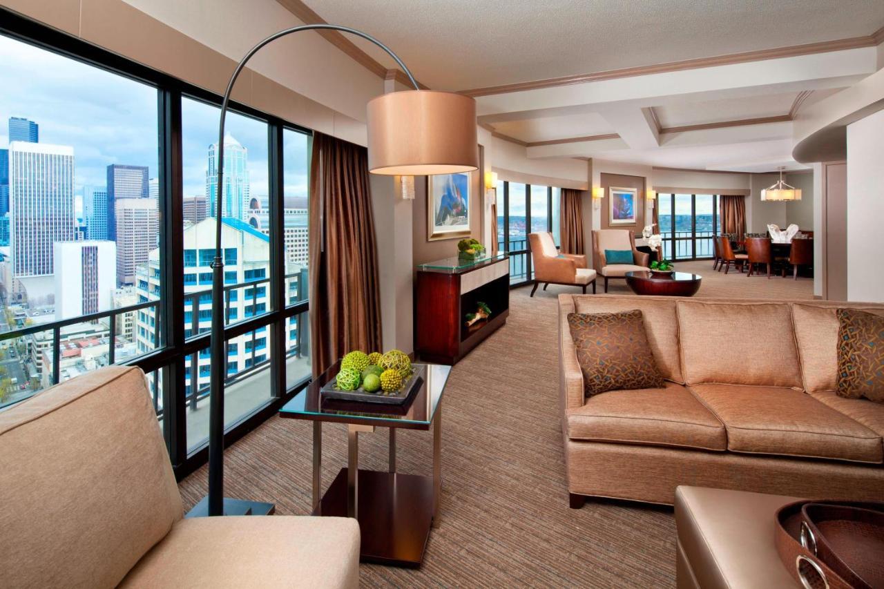 Luxury Suite 1 Bedroom Suite 1 King Water view Top floor