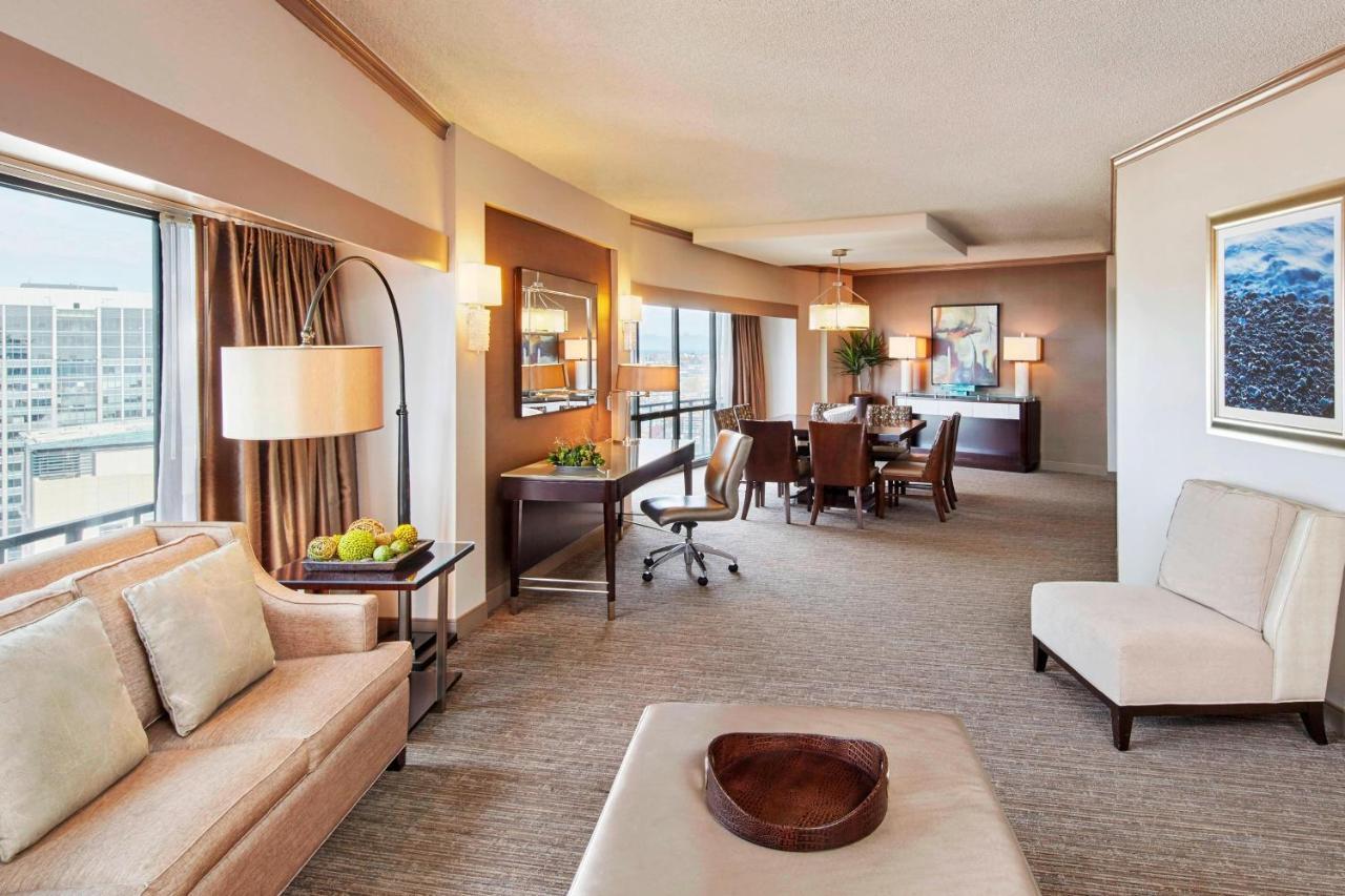 Luxury Suite 1 Bedroom Suite 1 King Water view Top floor