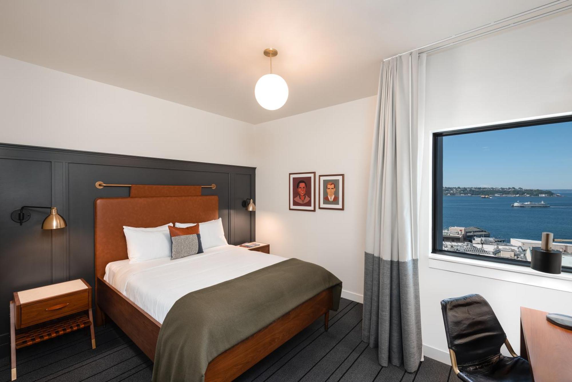 Queen Room Sea View