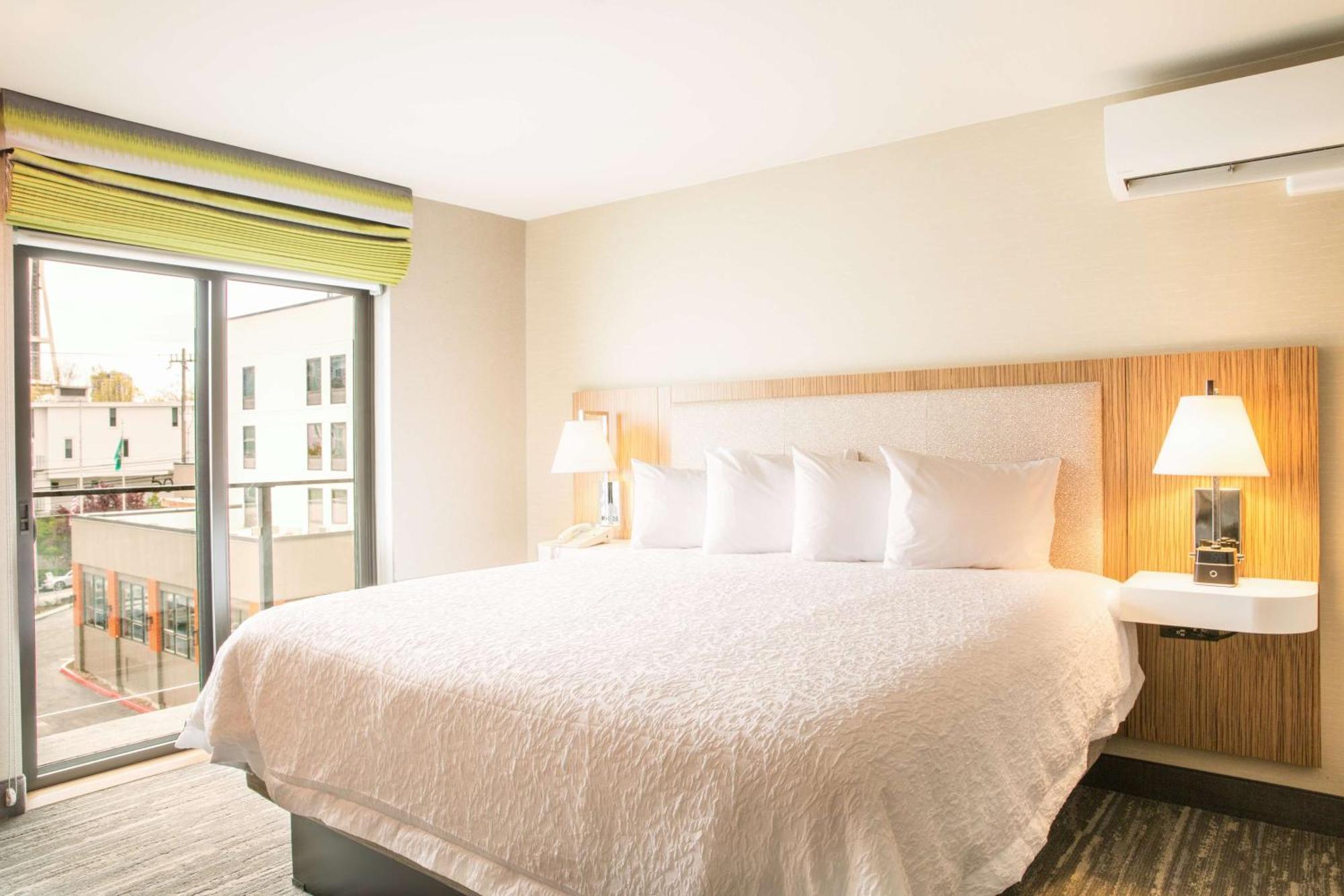 One-Bedroom King Suite Non-Smoking