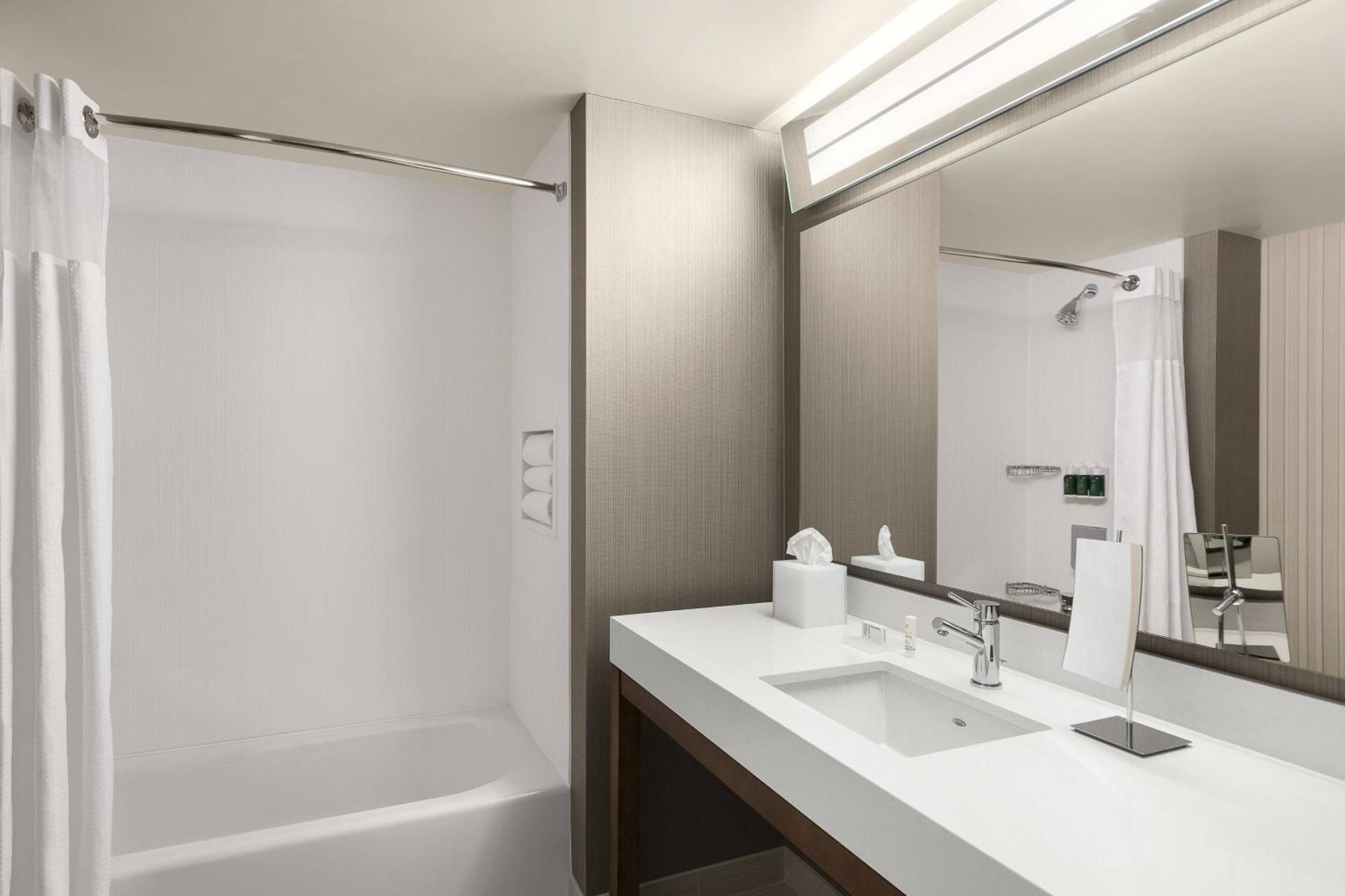 Queen Room Two Queen Beds Hearing Accessible