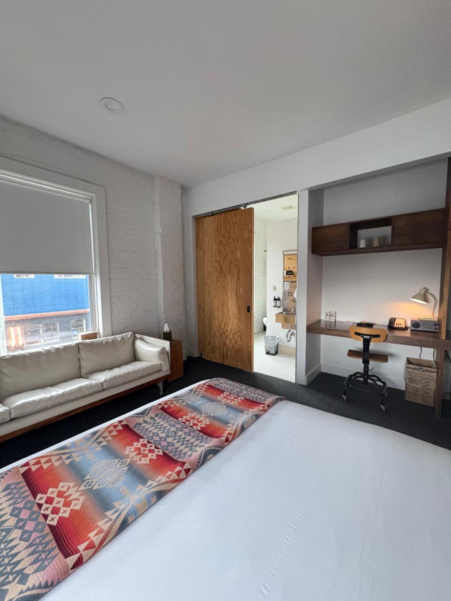 Deluxe Room Private Bathroom