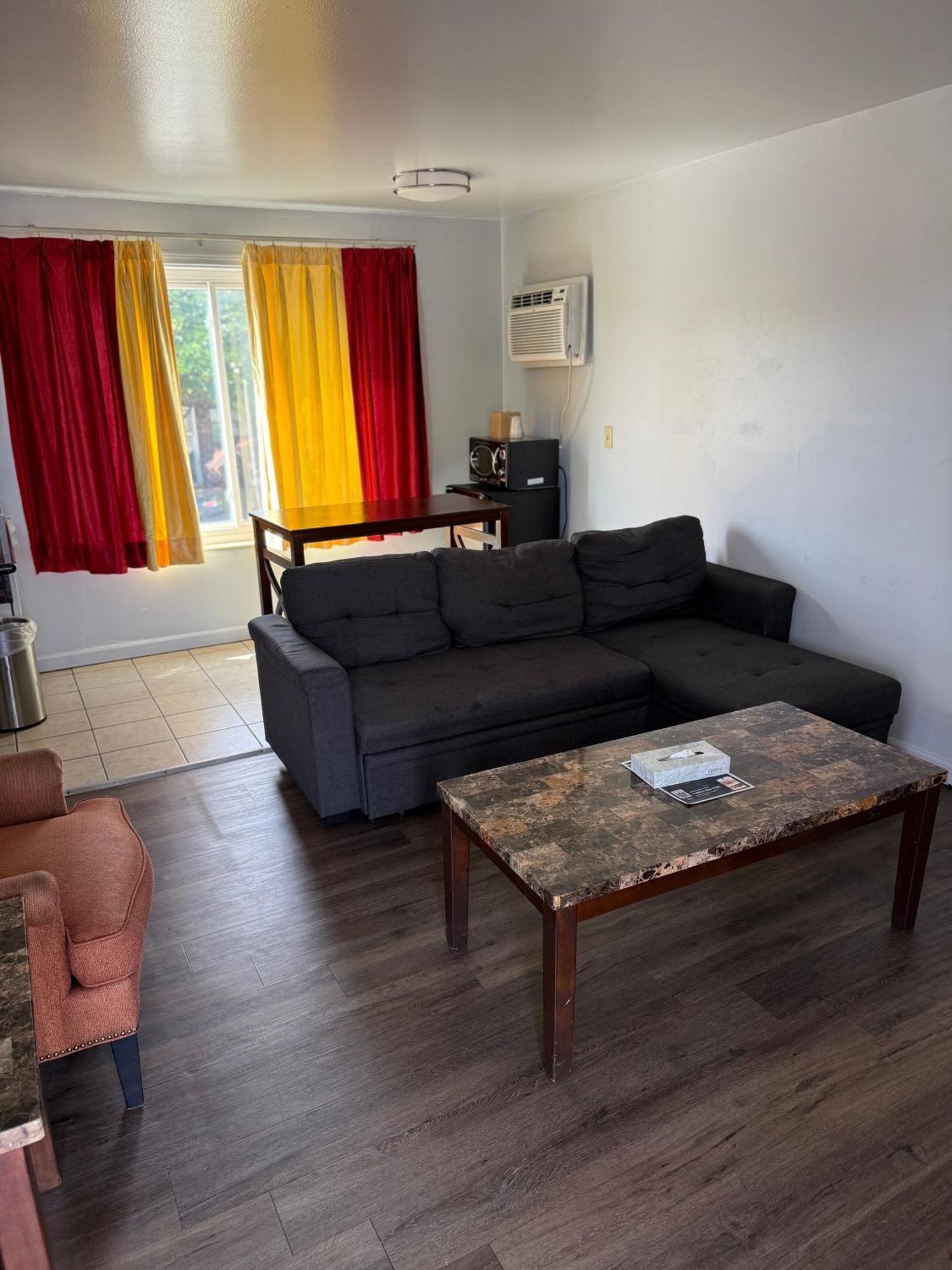 One-Bedroom Suite