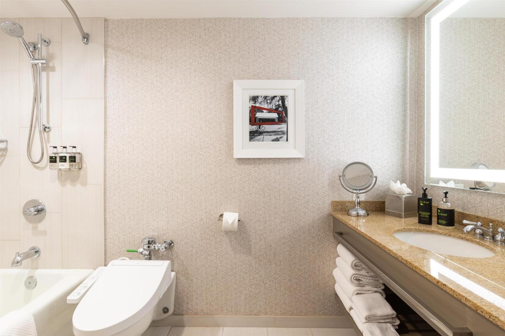 Executive King Room Skyline View