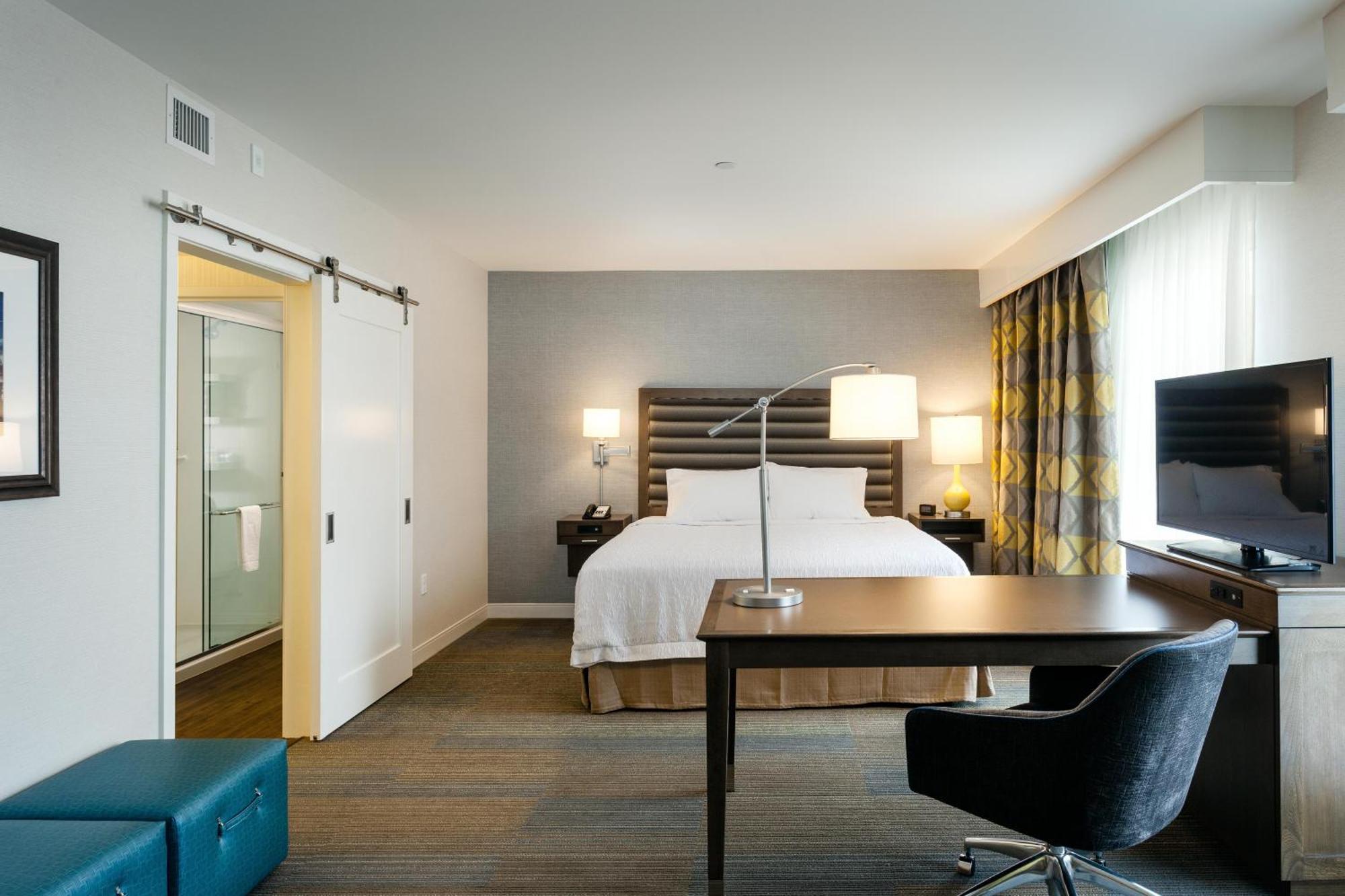 King Studio Suite Mobility/Hearing Accessible - Non-Smoking