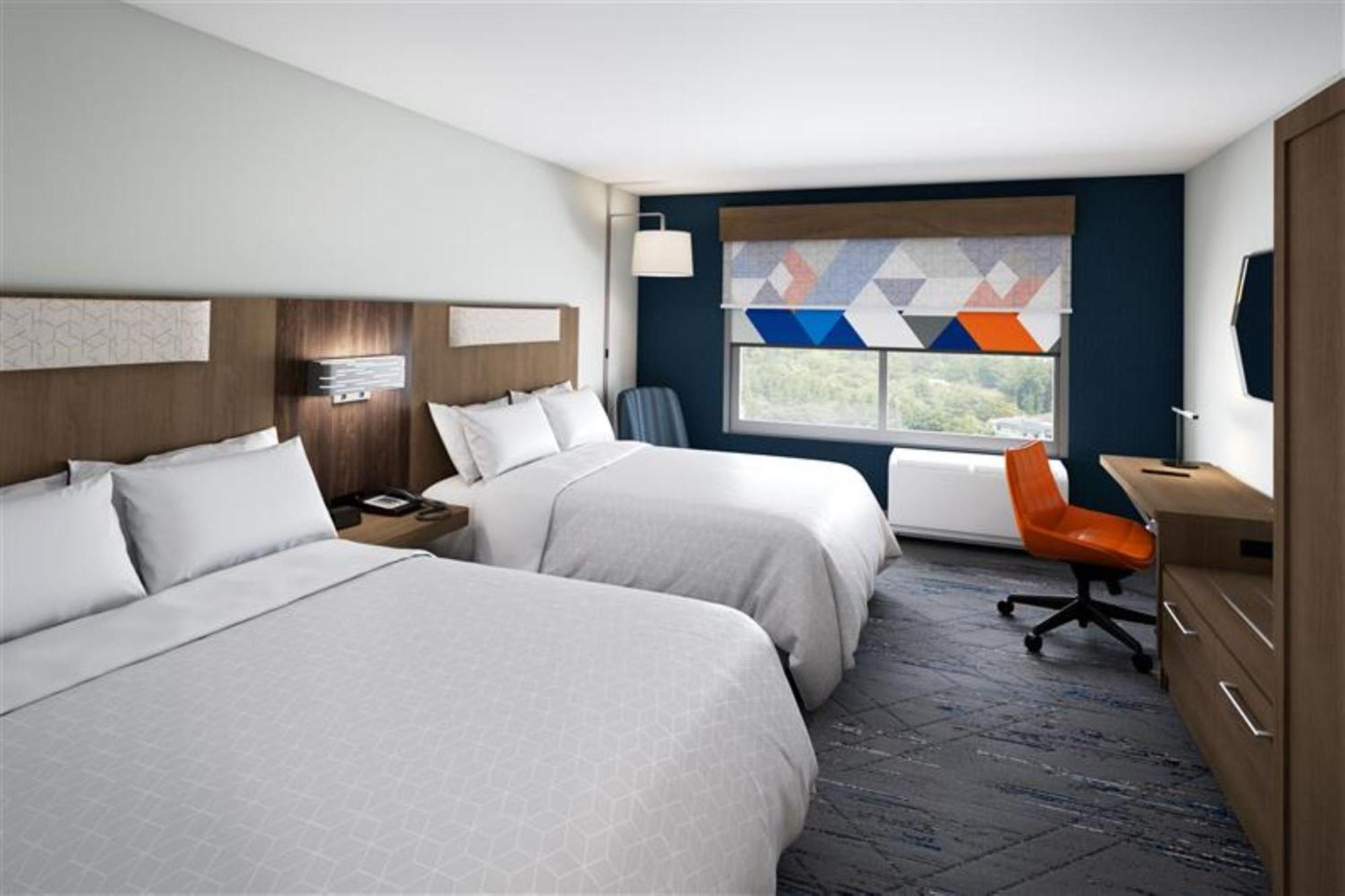 Standard Queen Room with Two Queen Beds