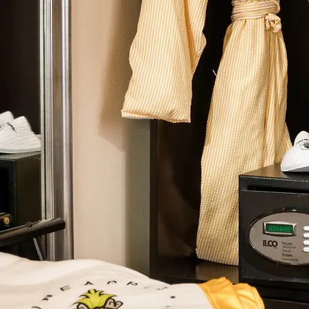 Staypineapple, The Maxwell Hotel, Seattle Center Seattle-2