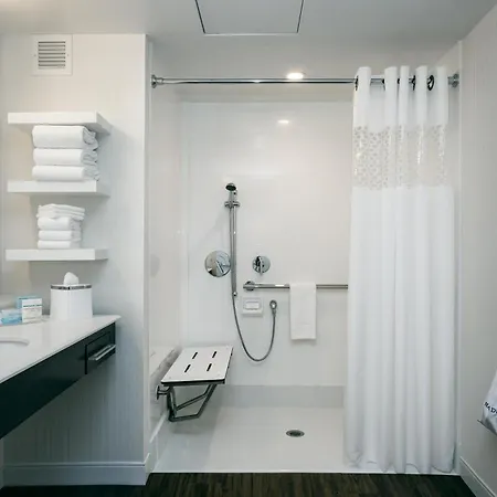 Hampton Inn & Suites By Hilton Seattle/Northgate-2