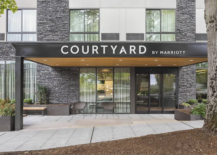 Courtyard By Marriott Seattle Northgate Hotel